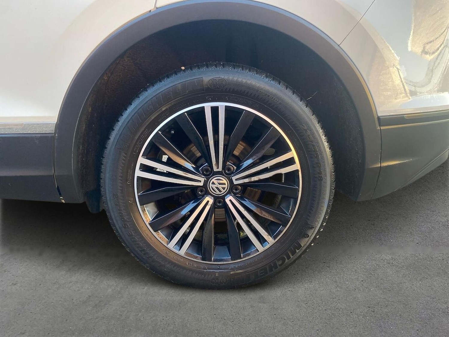 Used Volkswagen Tiguan 2019 for sale - 76725865: Photo 6