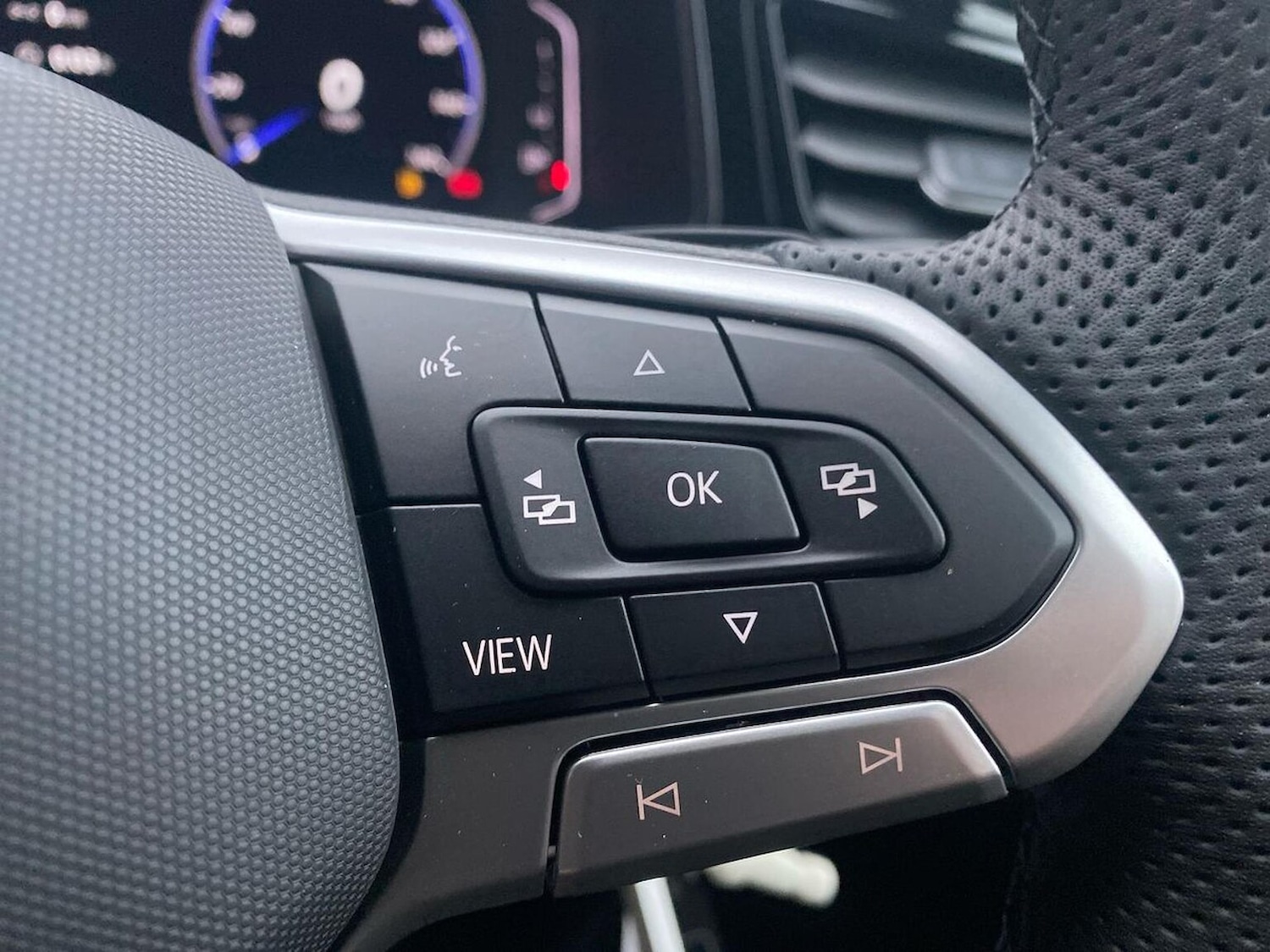 Used Volkswagen T-Roc 2025 for sale - 76477305: Photo 26