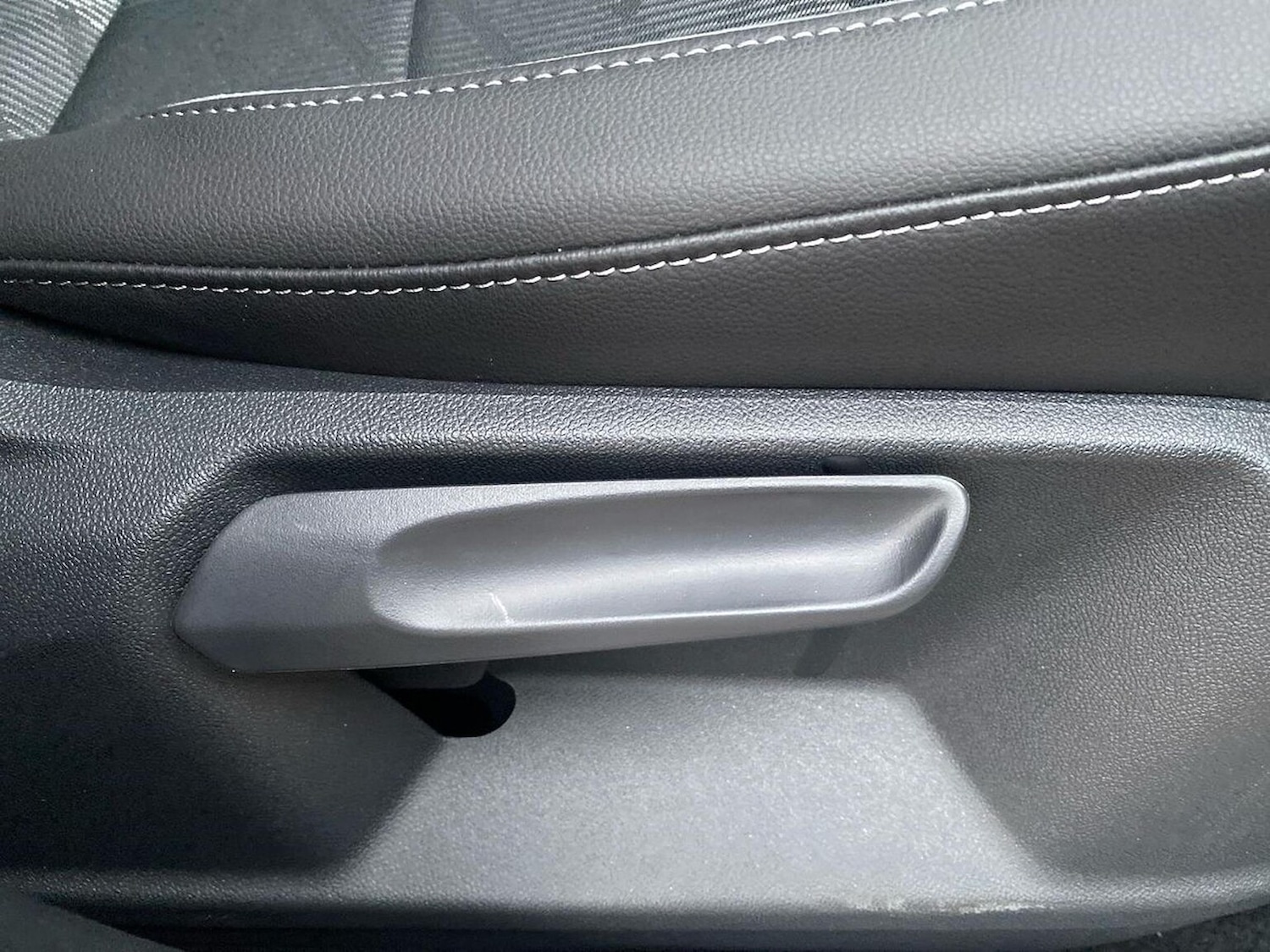 Used Volkswagen T-Roc 2025 for sale - 76477305: Photo 30