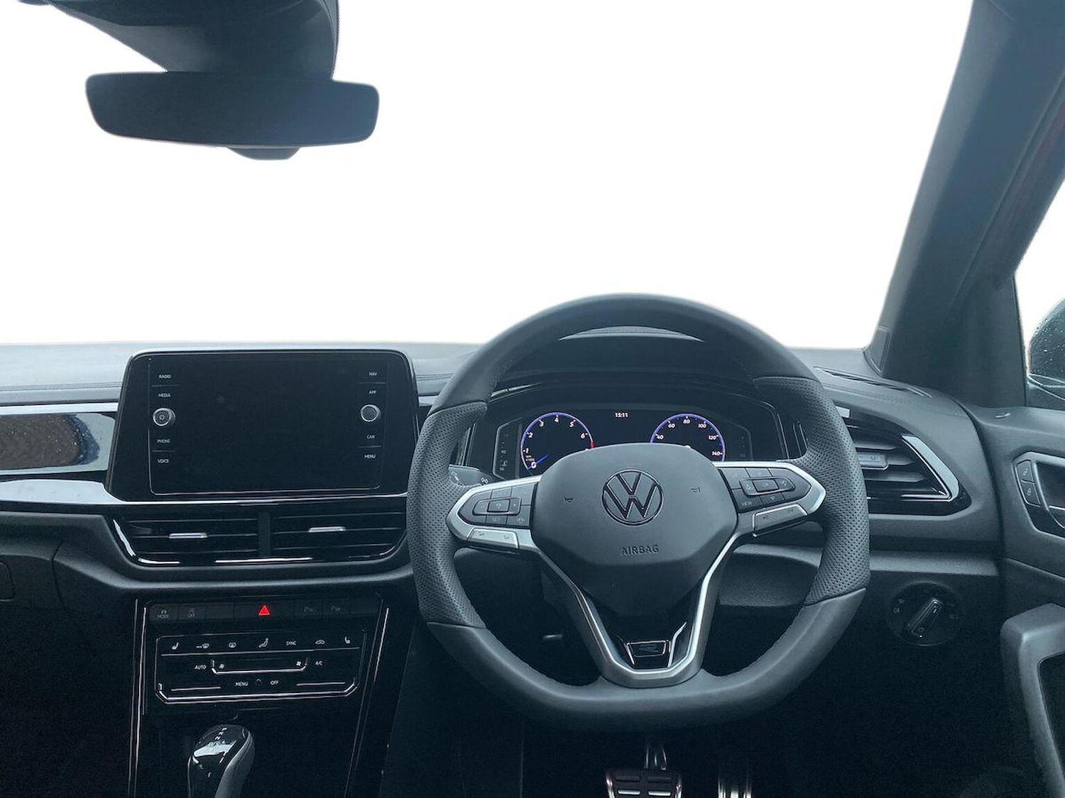 Used Volkswagen T-Roc 2025 for sale - 76477305: Photo 9