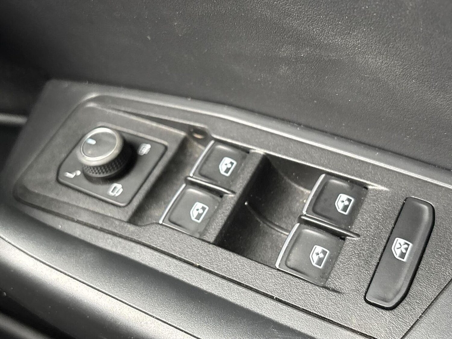 Used Volkswagen T-Roc 2024 for sale - 76275165: Photo 21