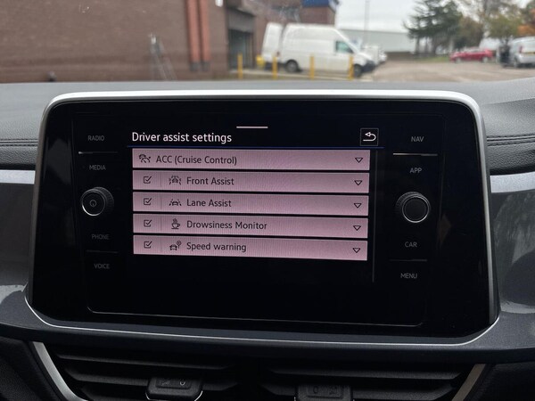 Used Volkswagen T-Roc 2024 for sale - 76275165: Photo 22