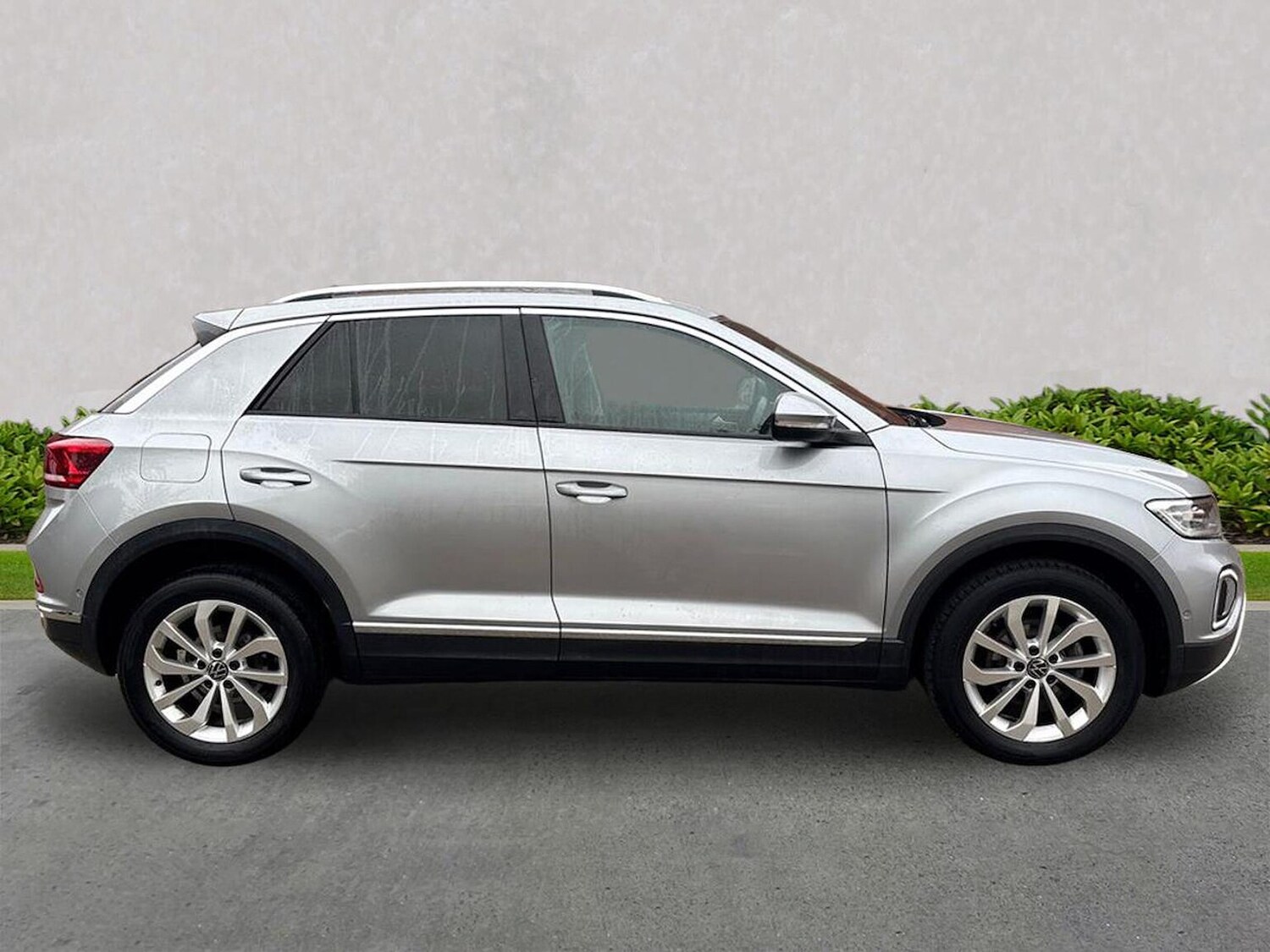 Used Volkswagen T-Roc 2024 for sale - 76275165: Photo 3