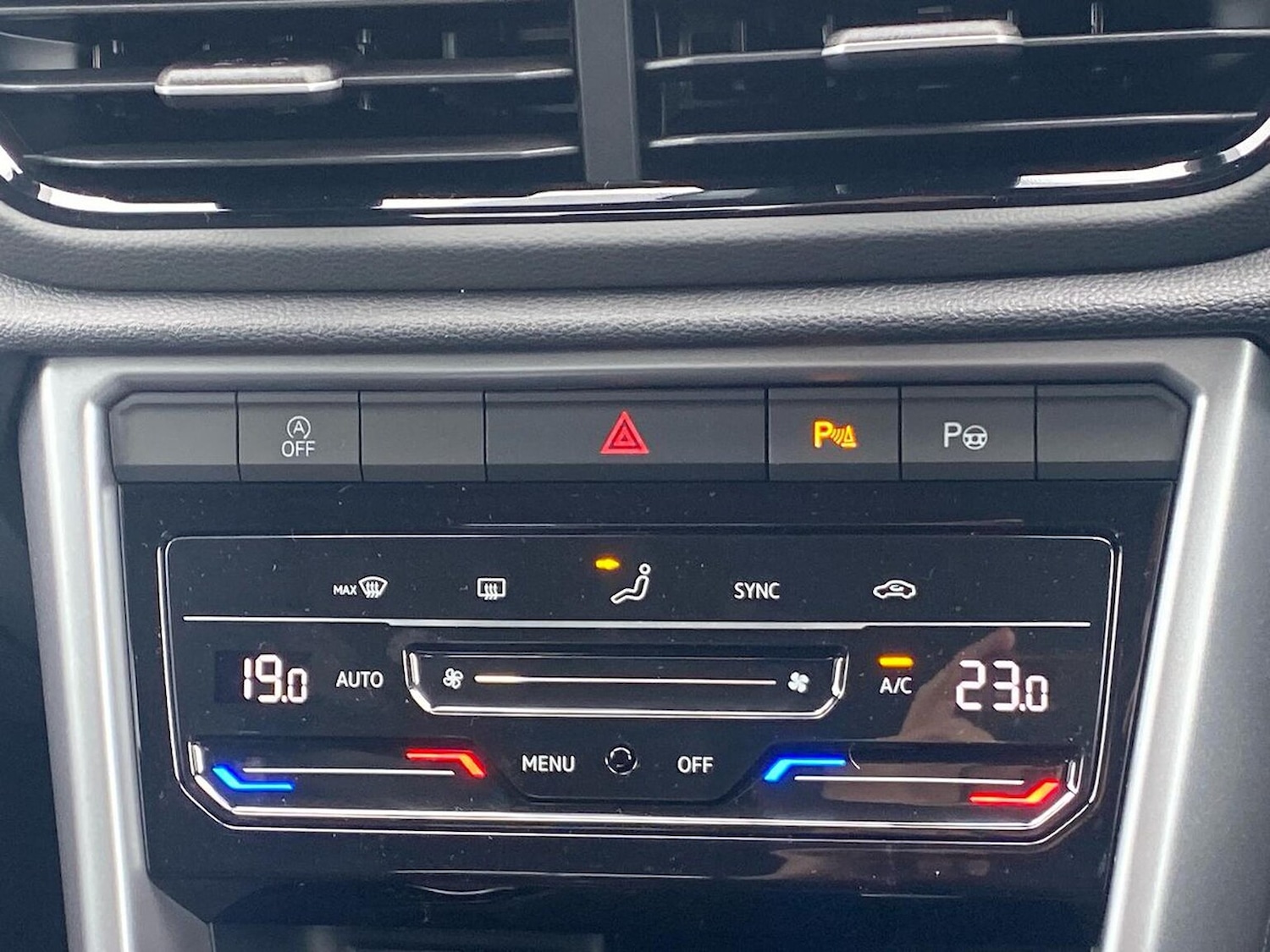 Used Volkswagen T-Roc 2026 for sale - 77896269: Photo 12