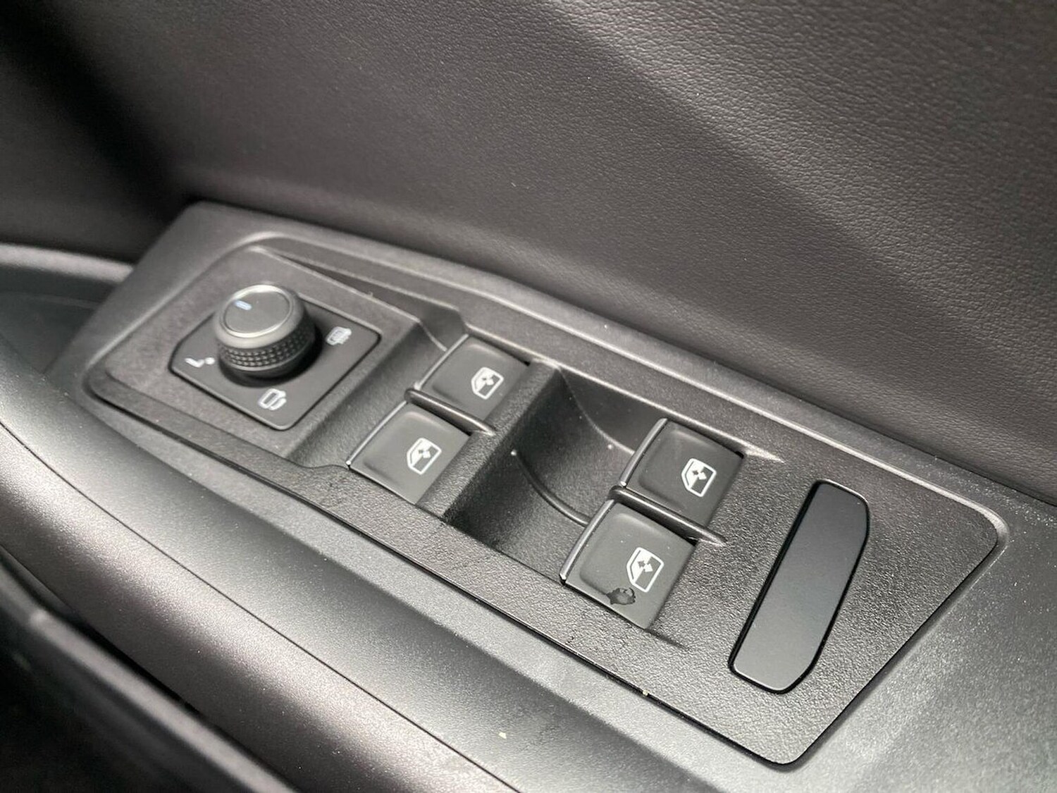 Used Volkswagen T-Roc 2025 for sale - 76293010: Photo 21