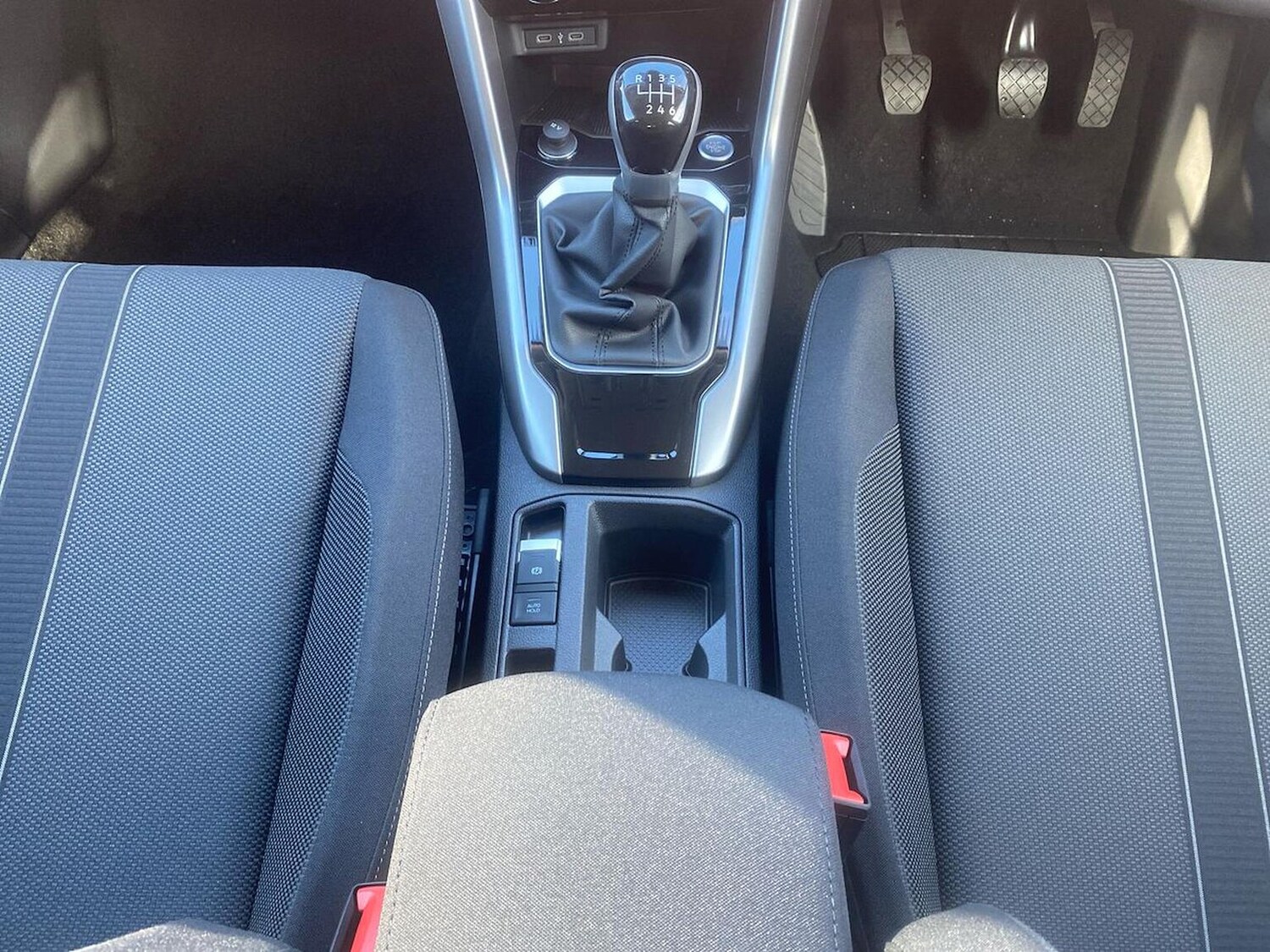 Used Volkswagen T-Roc 2025 for sale - 76128986: Photo 13