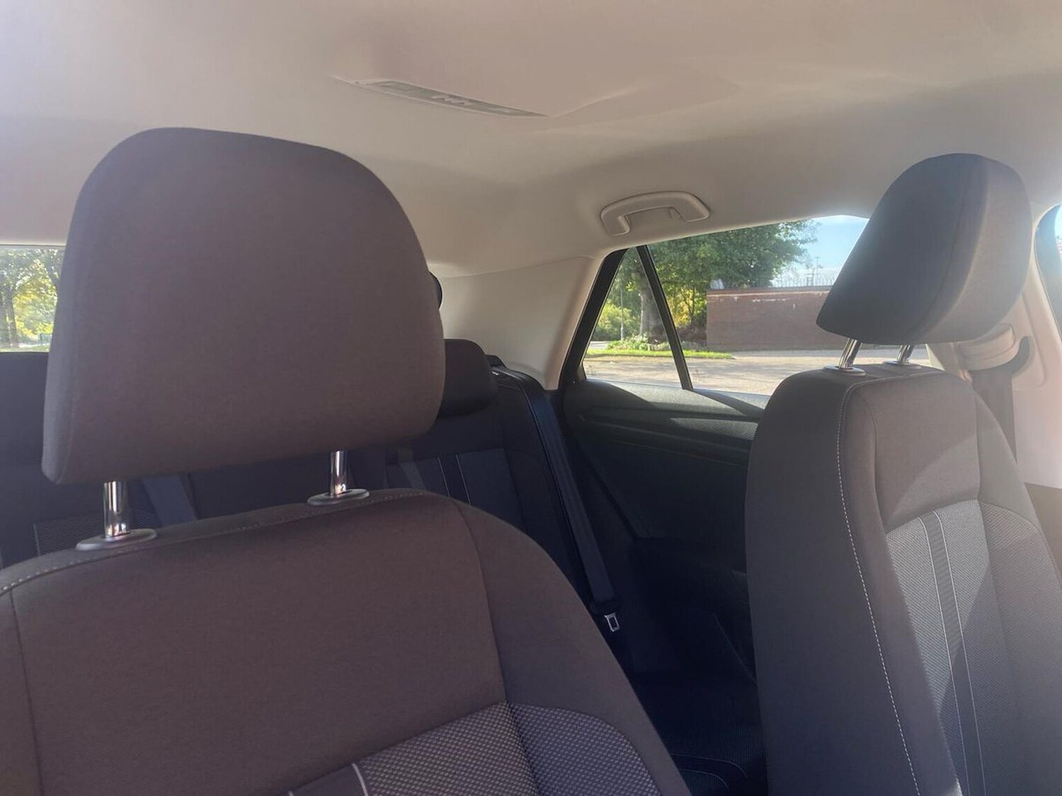 Used Volkswagen T-Roc 2025 for sale - 76128986: Photo 30