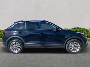 Used Volkswagen T-Roc 2025 for sale - 76128986: Photo