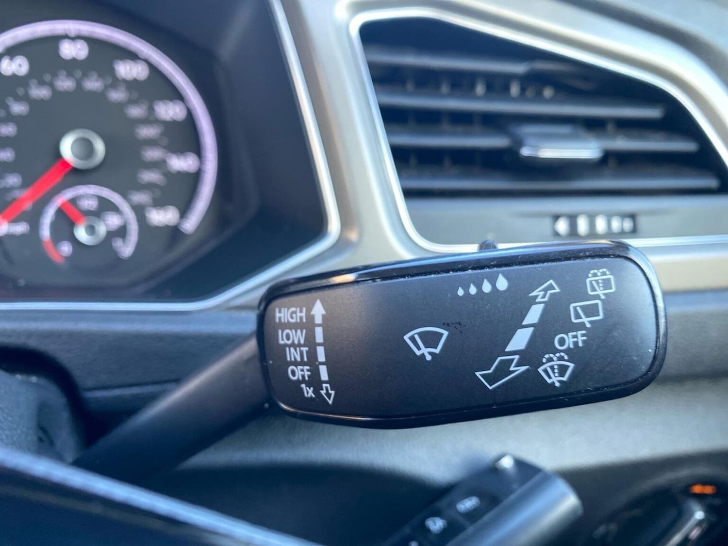 Used Volkswagen T-Roc 2020 for sale - 76418255: Photo 27