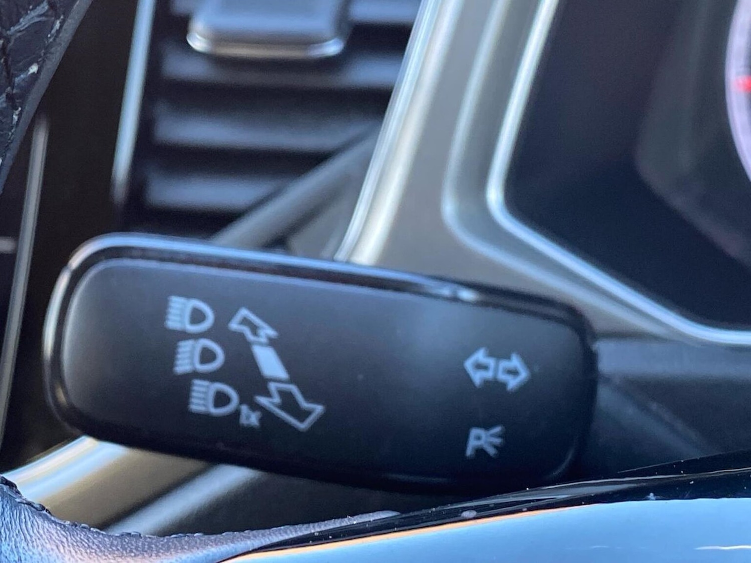 Used Volkswagen T-Roc 2020 for sale - 76418255: Photo 28