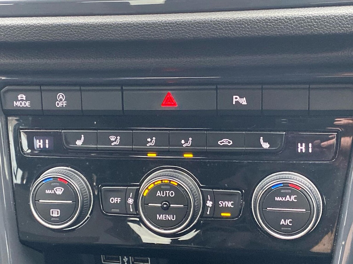 Used Volkswagen T-Roc 2018 for sale - 76682572: Photo 12