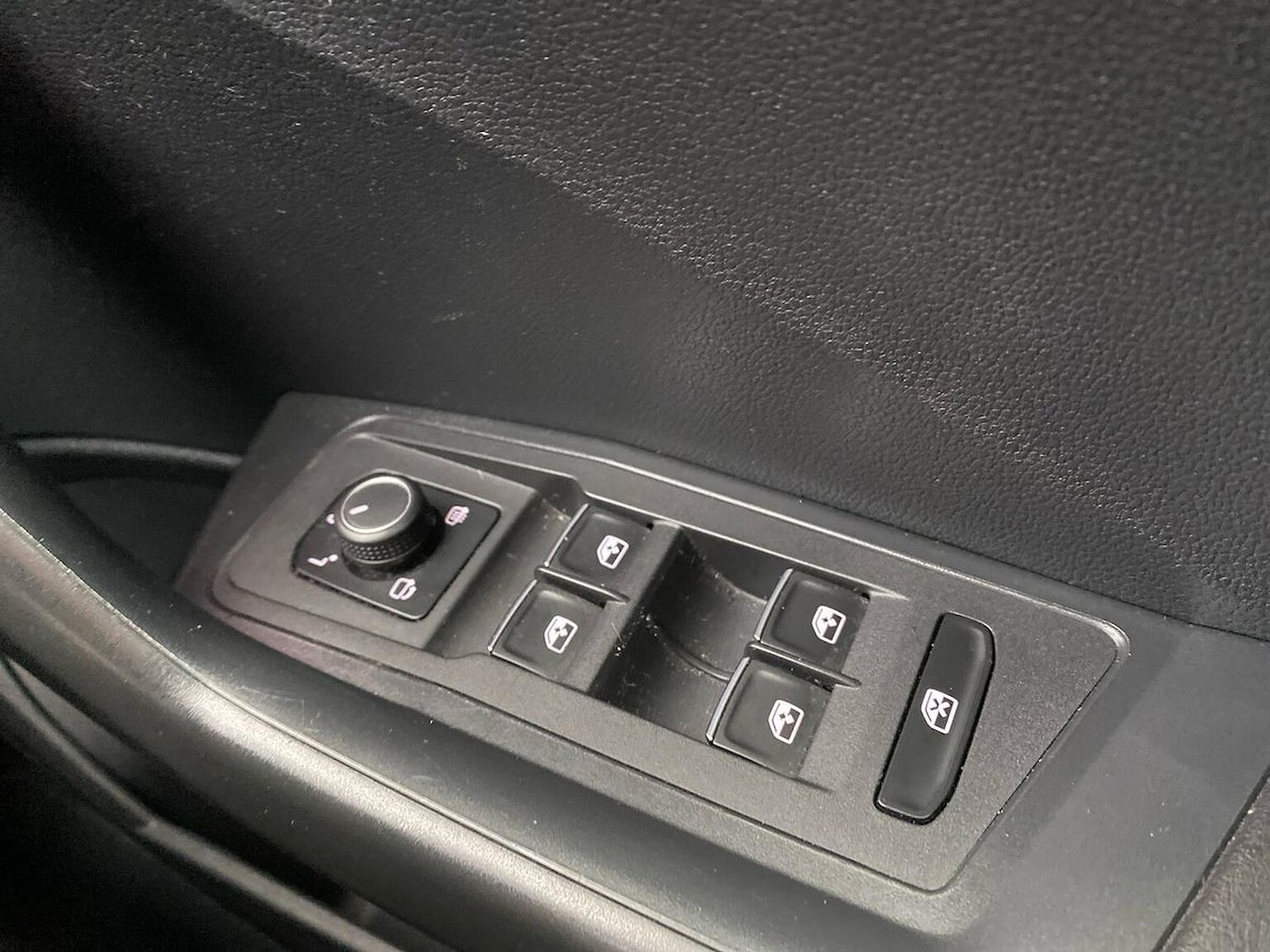 Used Volkswagen T-Roc 2018 for sale - 76682572: Photo 21