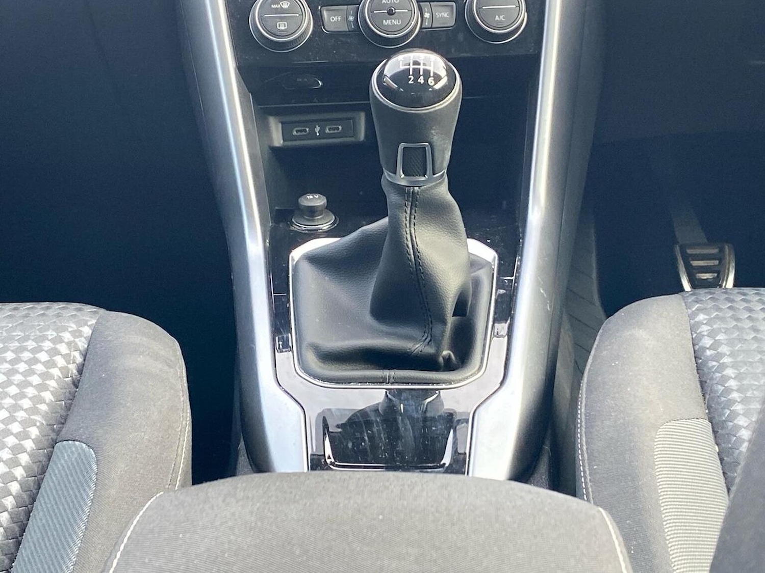 Used Volkswagen T-Roc 2021 for sale - 76490656: Photo 13