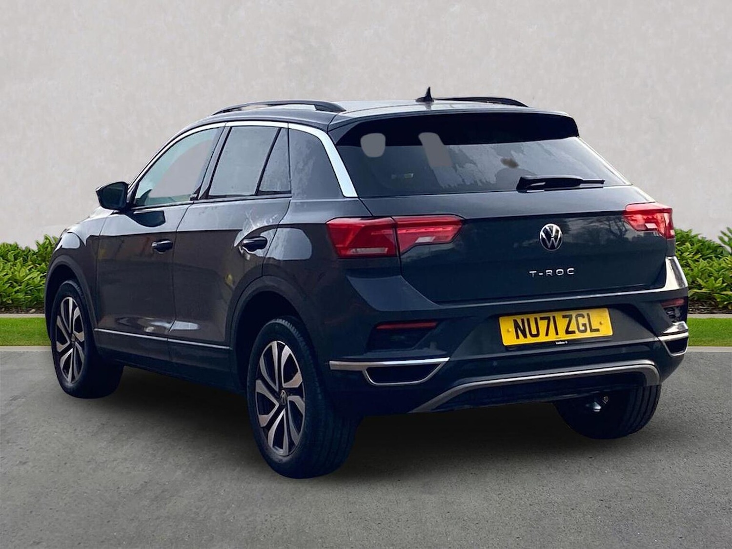 Used Volkswagen T-Roc 2021 for sale - 76490656: Photo 2