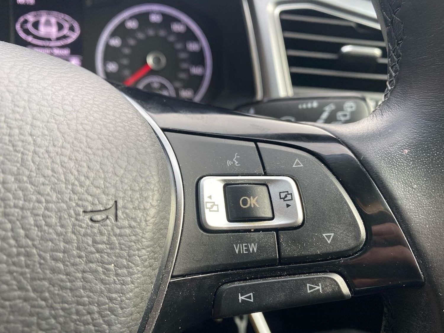 Used Volkswagen T-Roc 2021 for sale - 76490656: Photo 26