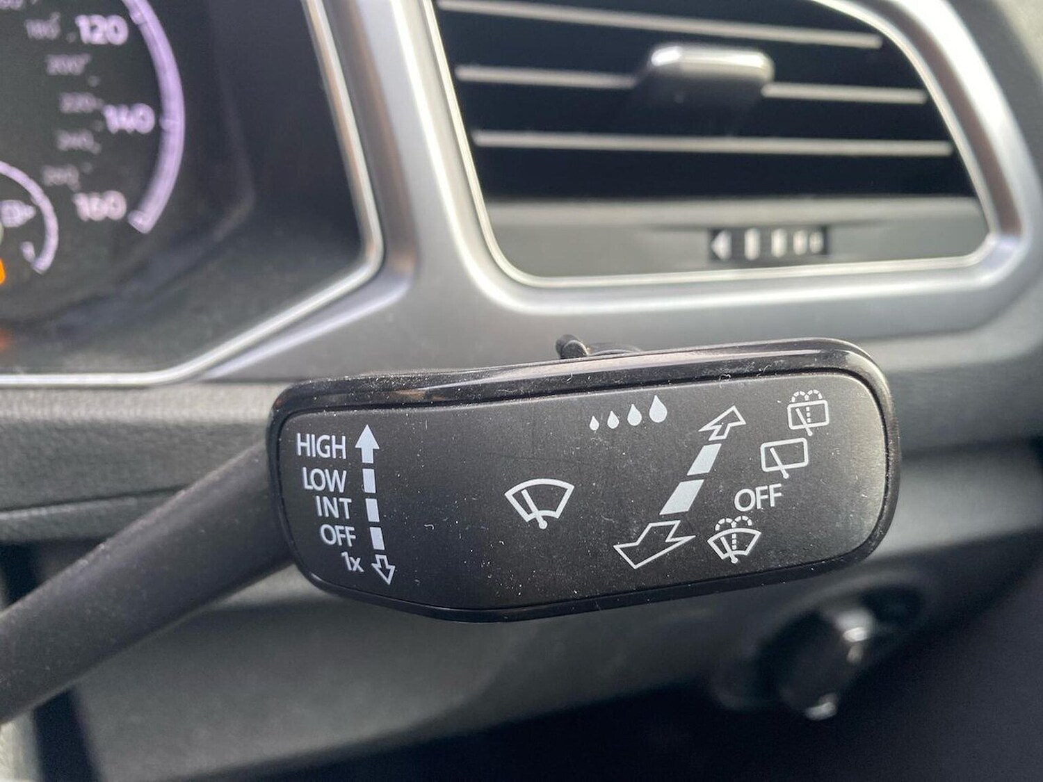 Used Volkswagen T-Roc 2021 for sale - 76490656: Photo 28