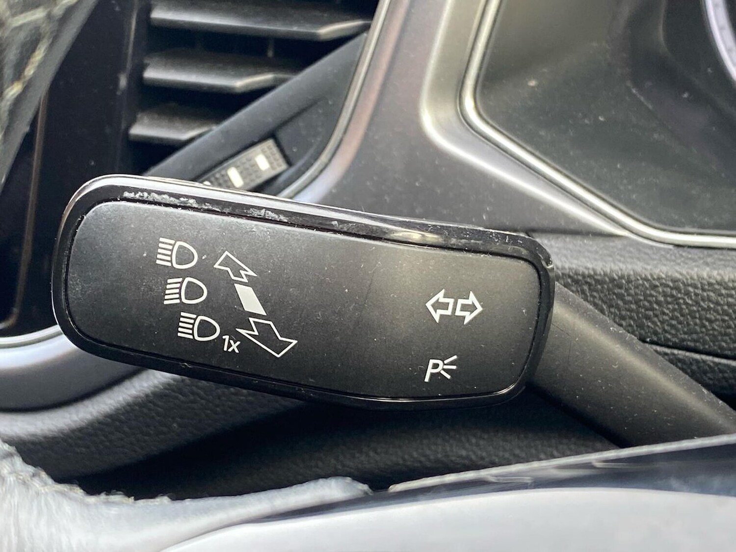 Used Volkswagen T-Roc 2021 for sale - 76490656: Photo 29