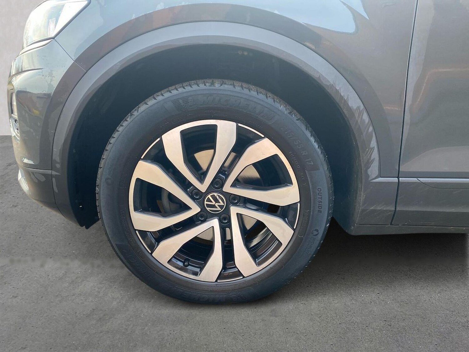 Used Volkswagen T-Roc 2021 for sale - 76490656: Photo 6