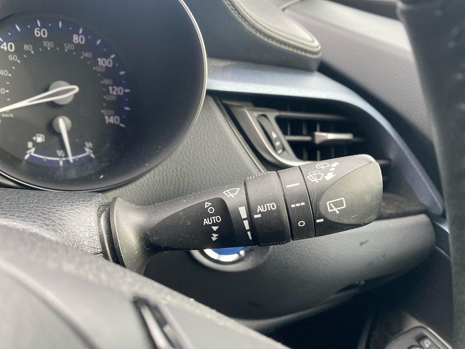 Used Toyota C-HR 2020 for sale - 76430828: Photo 28