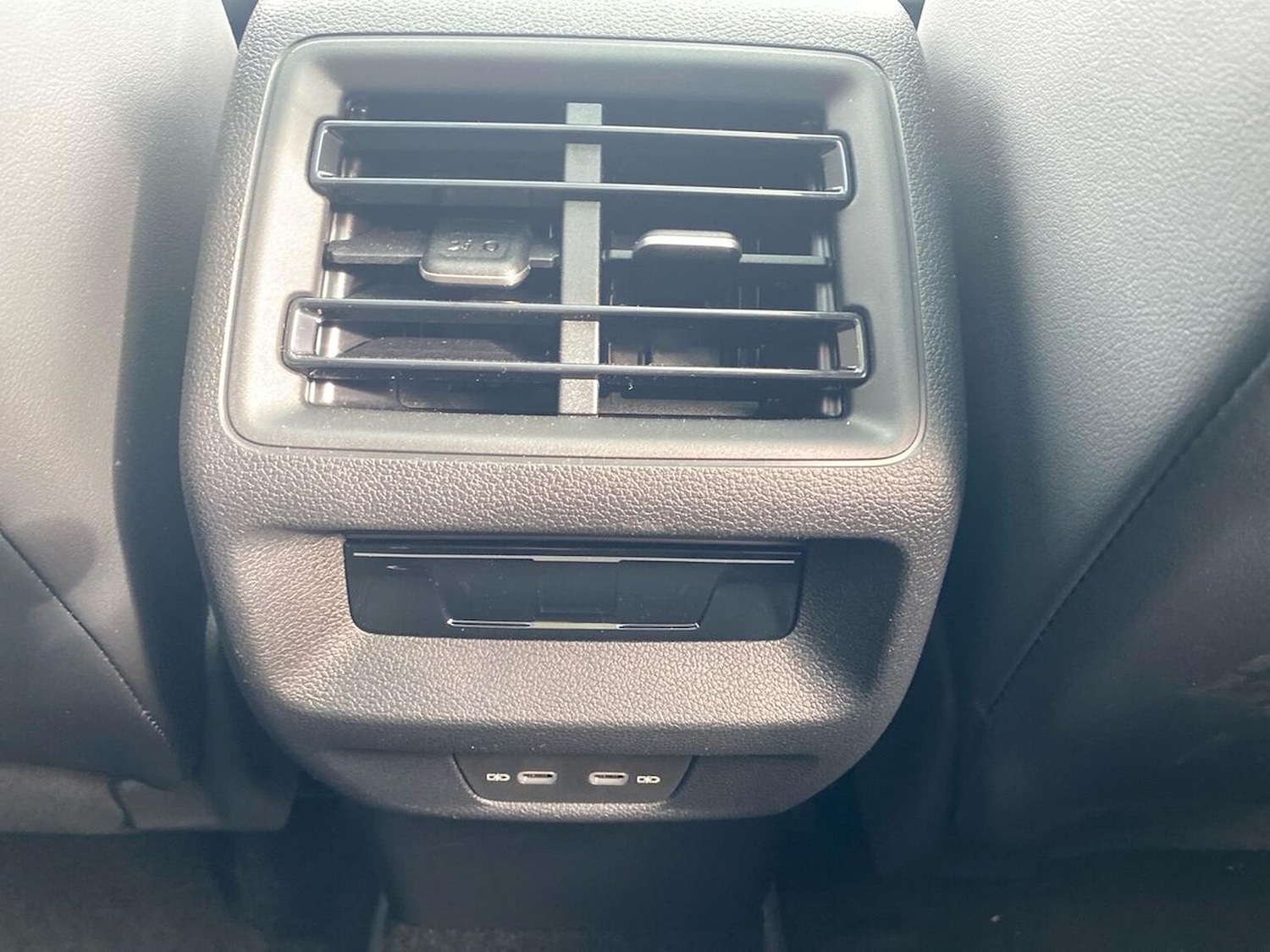 Used Volkswagen Touran 2025 for sale - 76357989: Photo 2