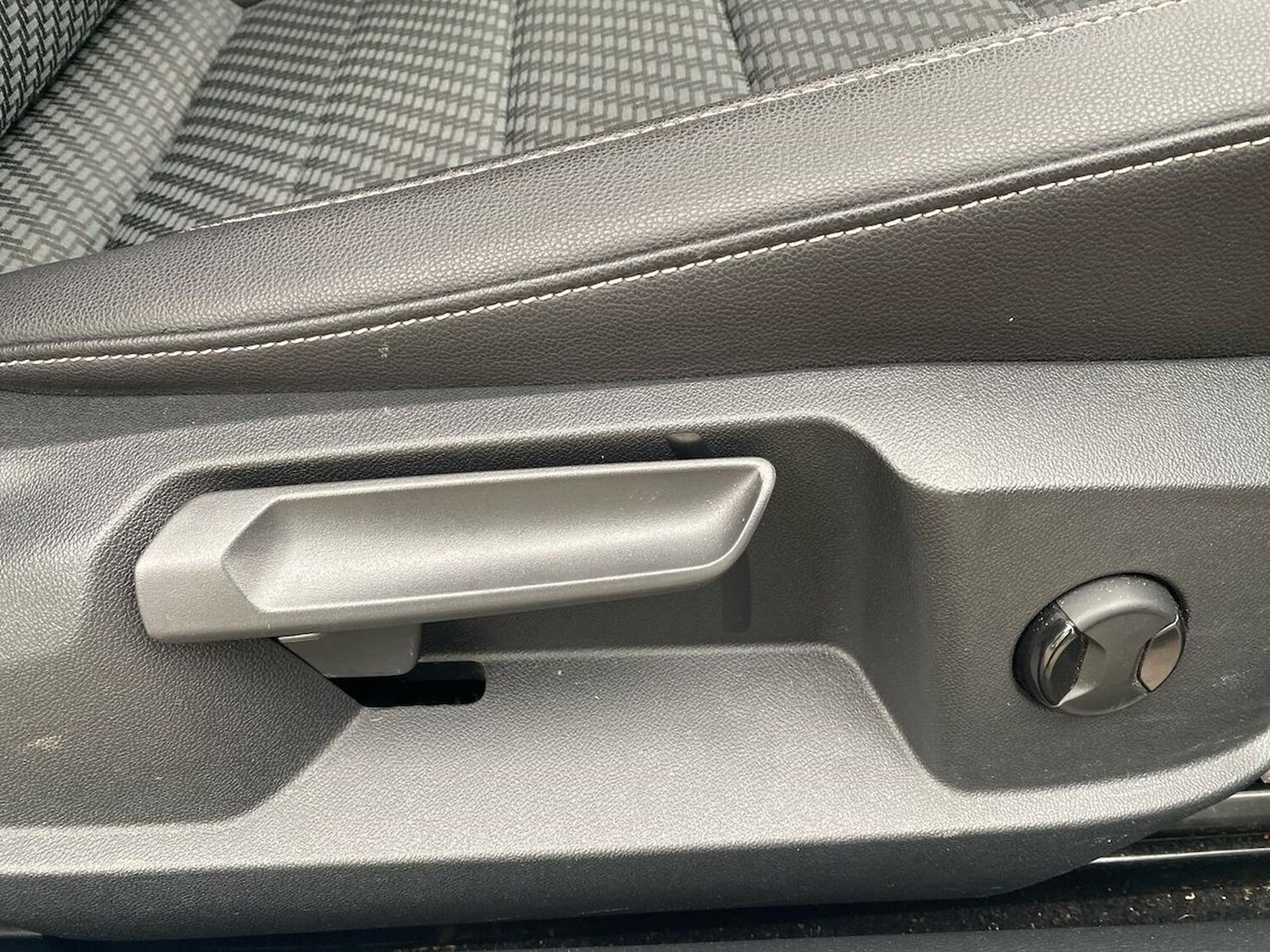 Used Volkswagen T-Roc 2020 for sale - 77488070: Photo 30