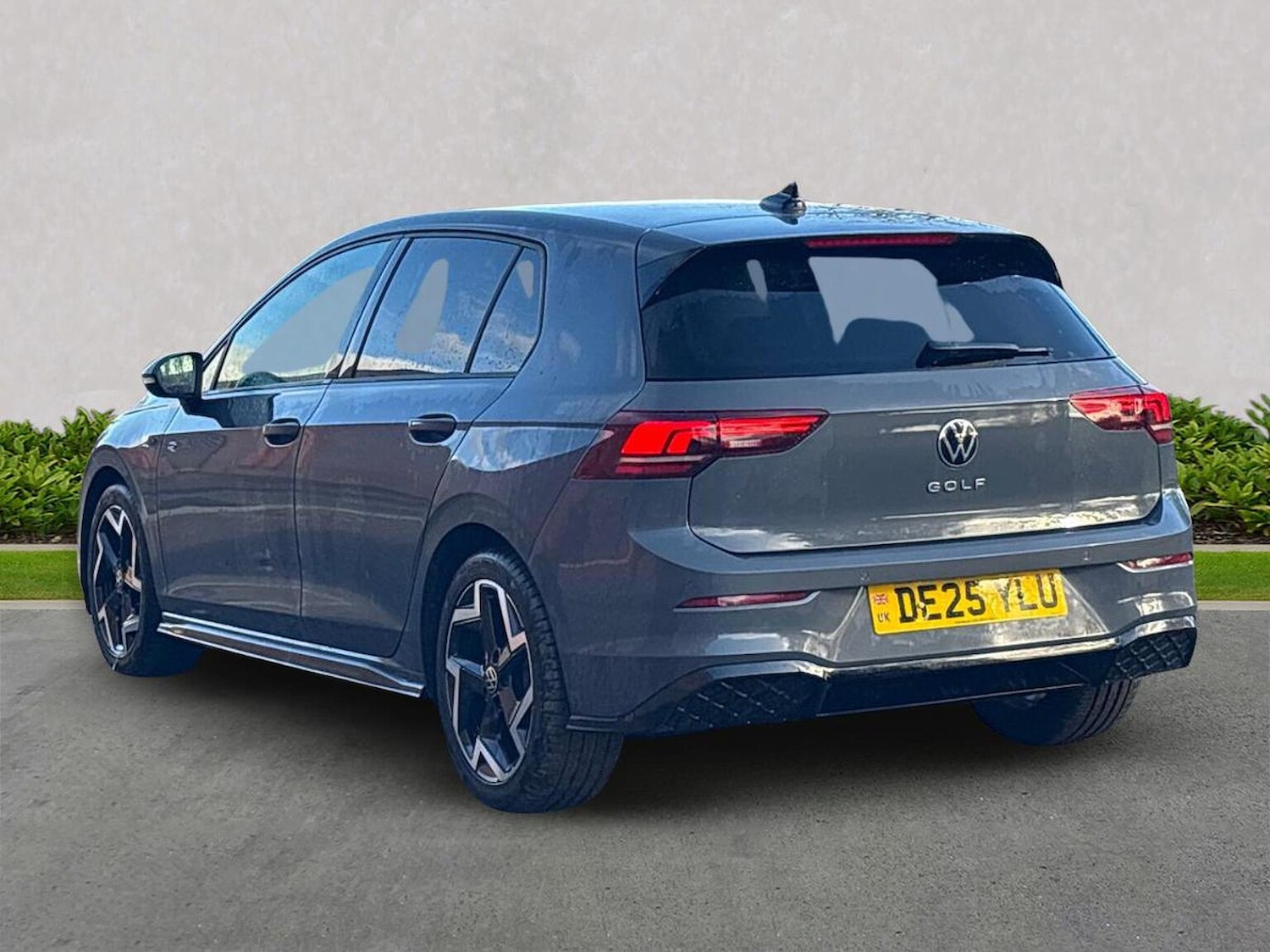 Used Volkswagen Golf 2025 for sale - 76490574: Photo 2