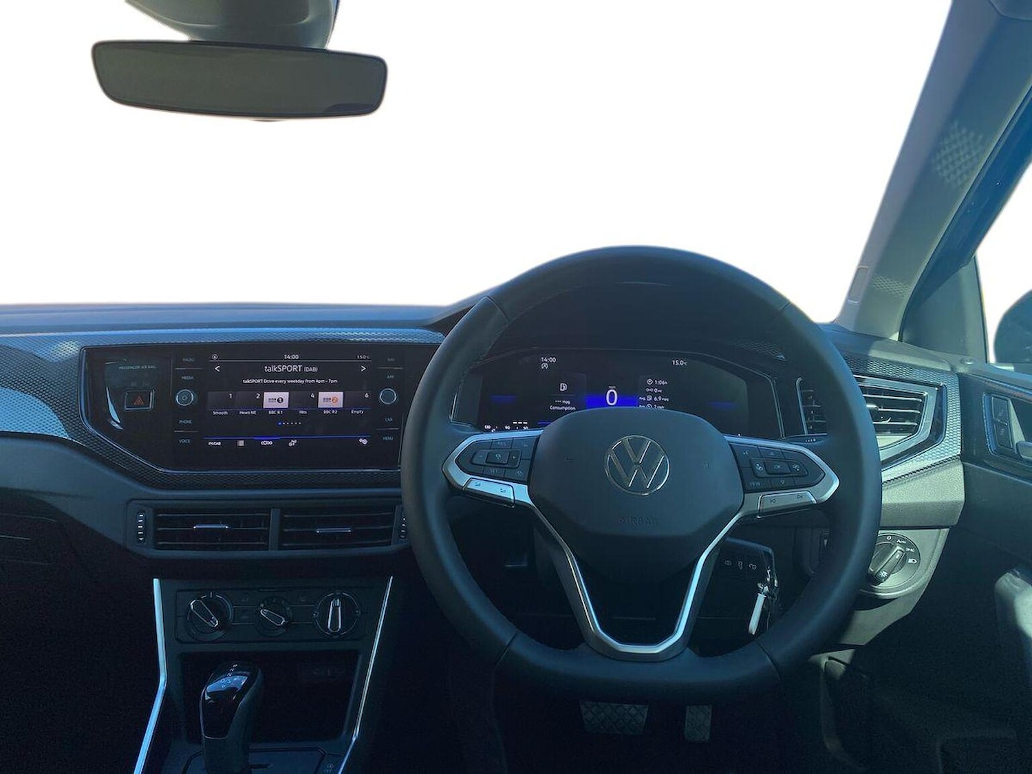 Used Volkswagen Polo 2024 for sale - 76070290: Photo 9