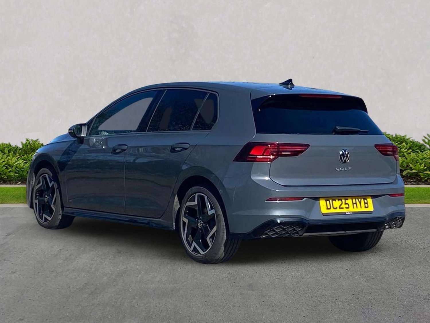 Used Volkswagen Golf 2025 for sale - 78195366: Photo 2