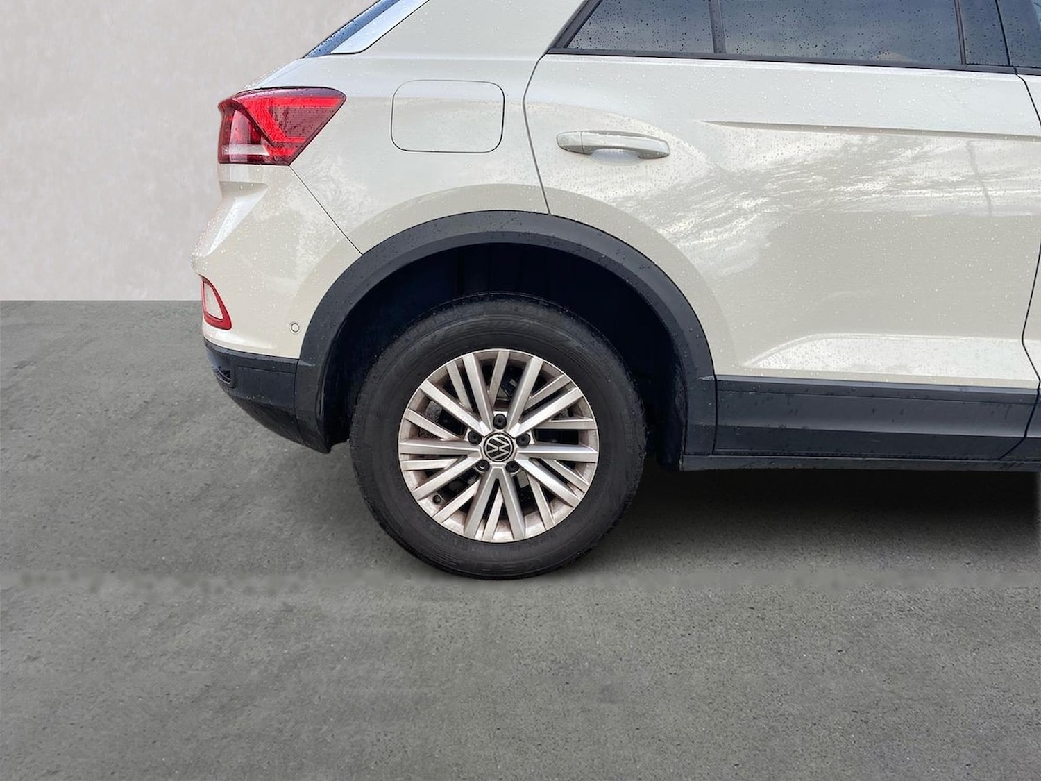 Used Volkswagen T-Roc 2023 for sale - 76490645: Photo 6