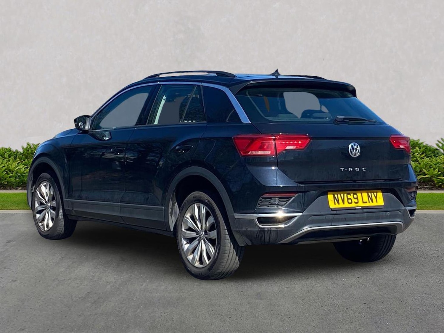 Used Volkswagen T-Roc 2020 for sale - 78195319: Photo 2