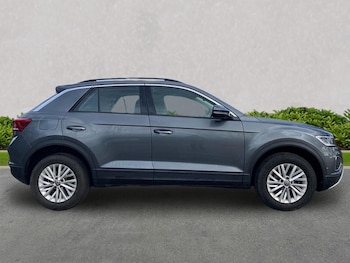 Used Volkswagen T-Roc 2023 for sale - 78060588: Photo