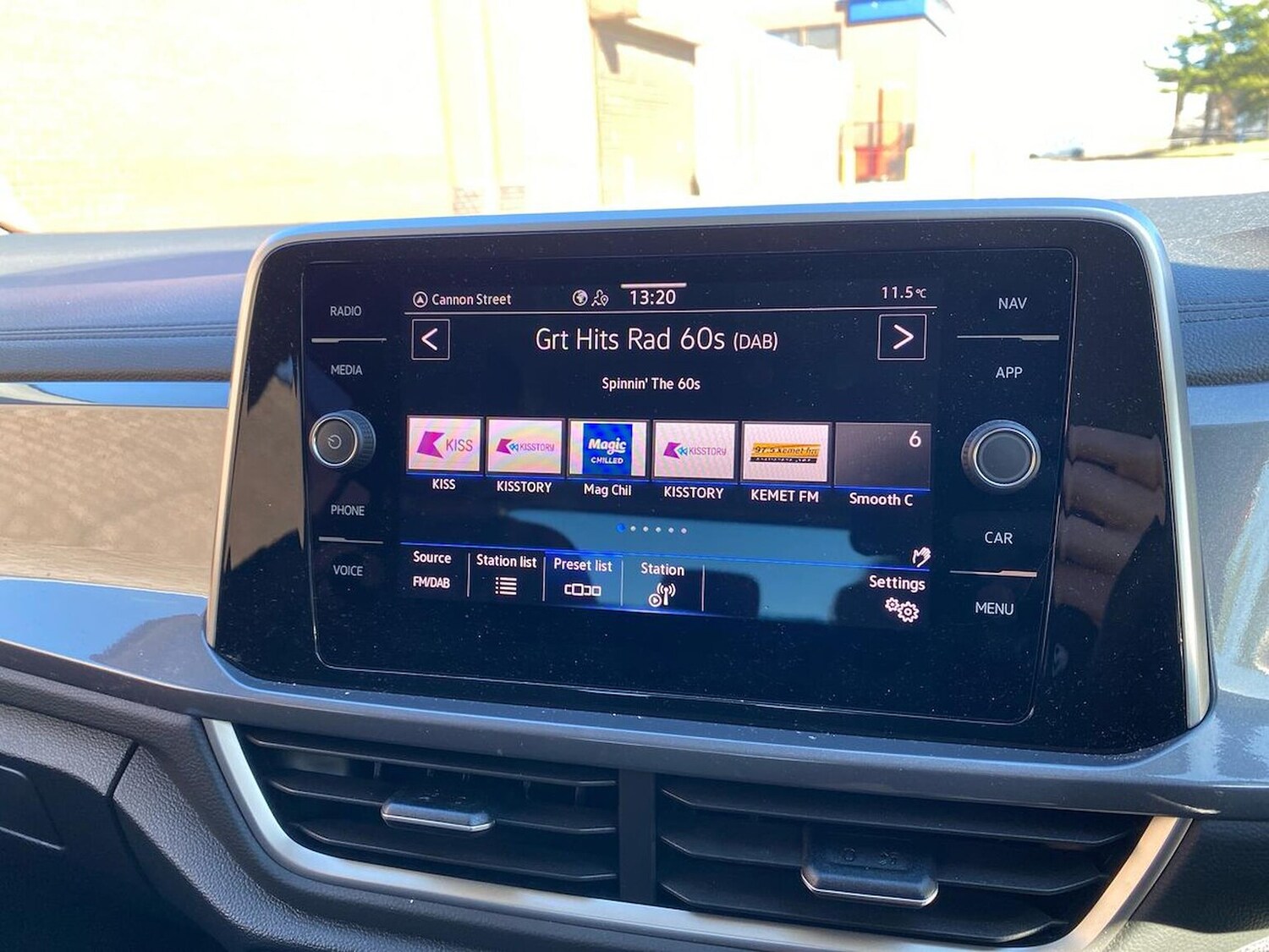 Used Volkswagen T-Roc 2024 for sale - 76030345: Photo 11