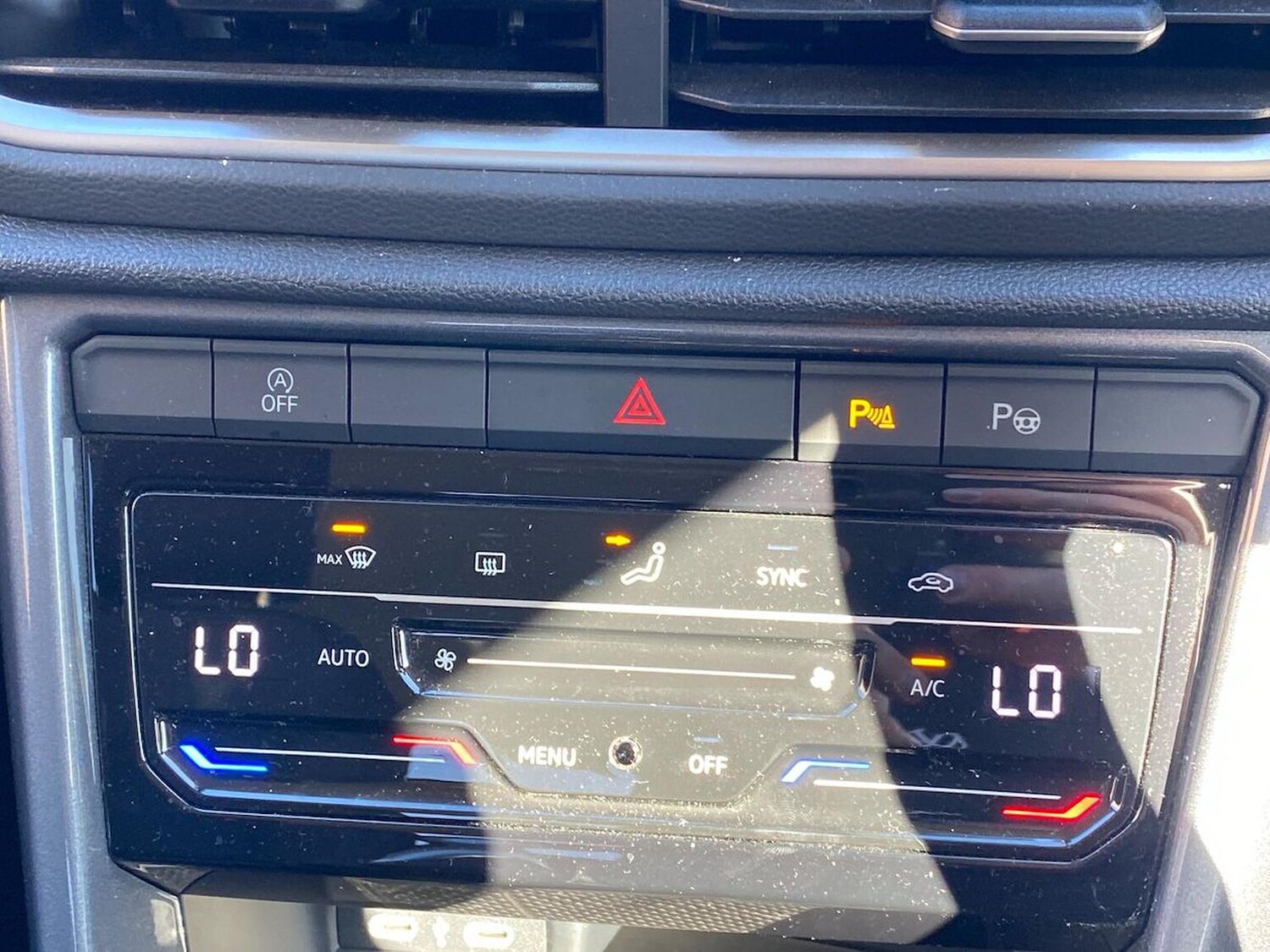 Used Volkswagen T-Roc 2024 for sale - 76030345: Photo 12