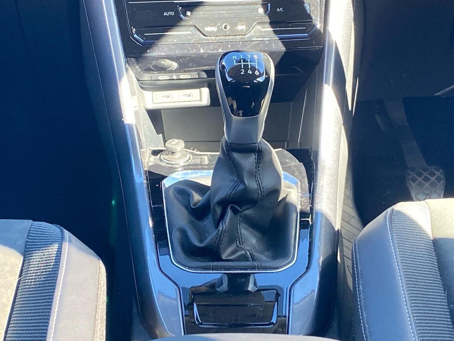 Used Volkswagen T-Roc 2024 for sale - 76030345: Photo 13