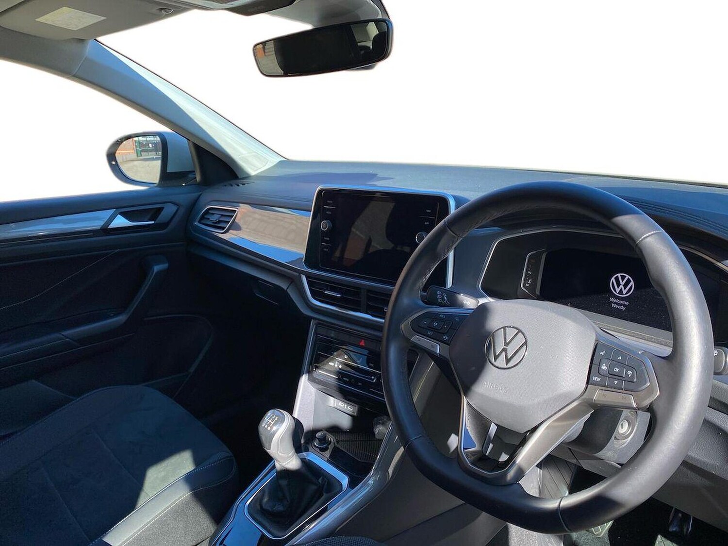 Used Volkswagen T-Roc 2024 for sale - 76030345: Photo 15