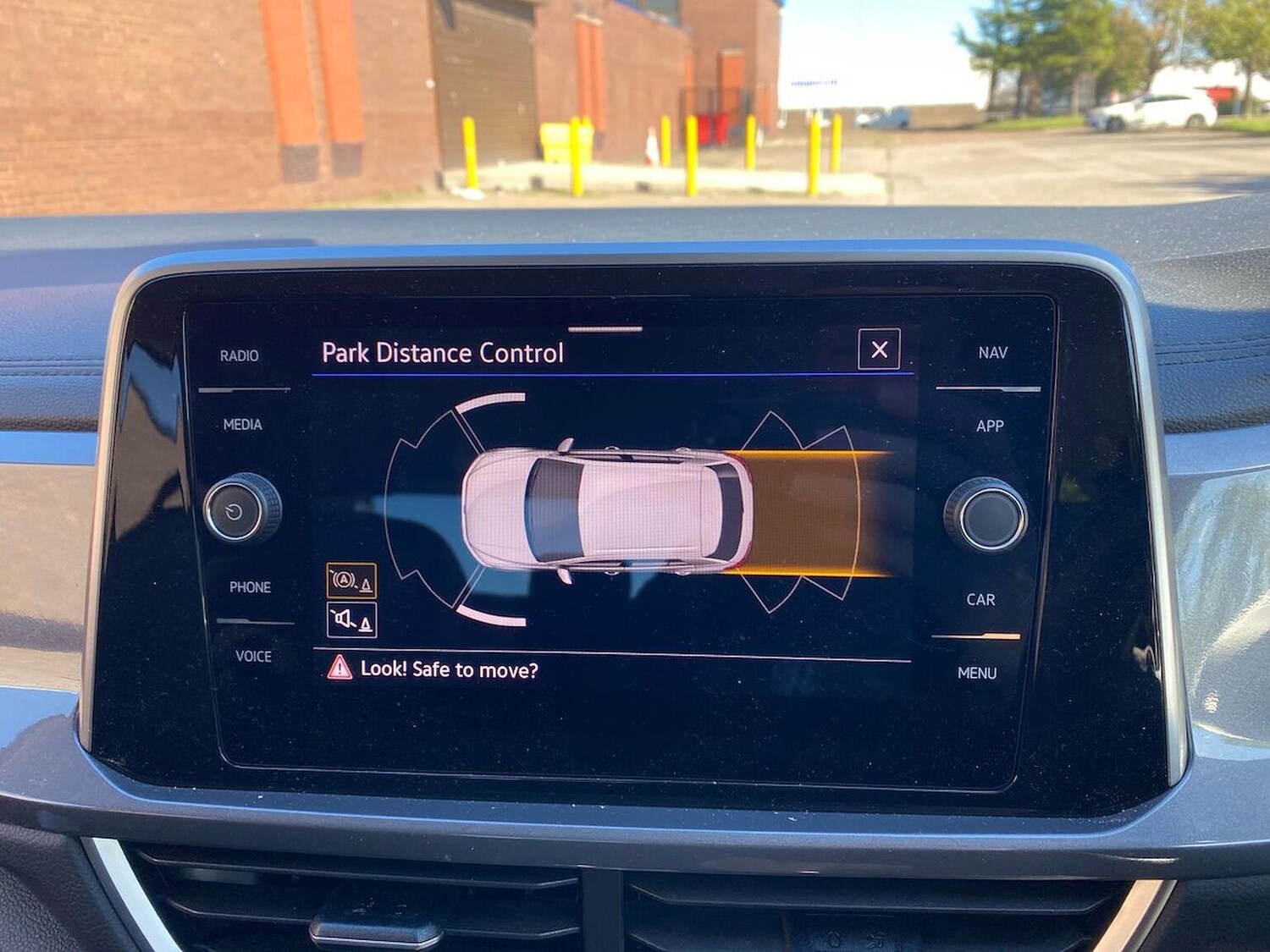 Used Volkswagen T-Roc 2024 for sale - 76030345: Photo 23