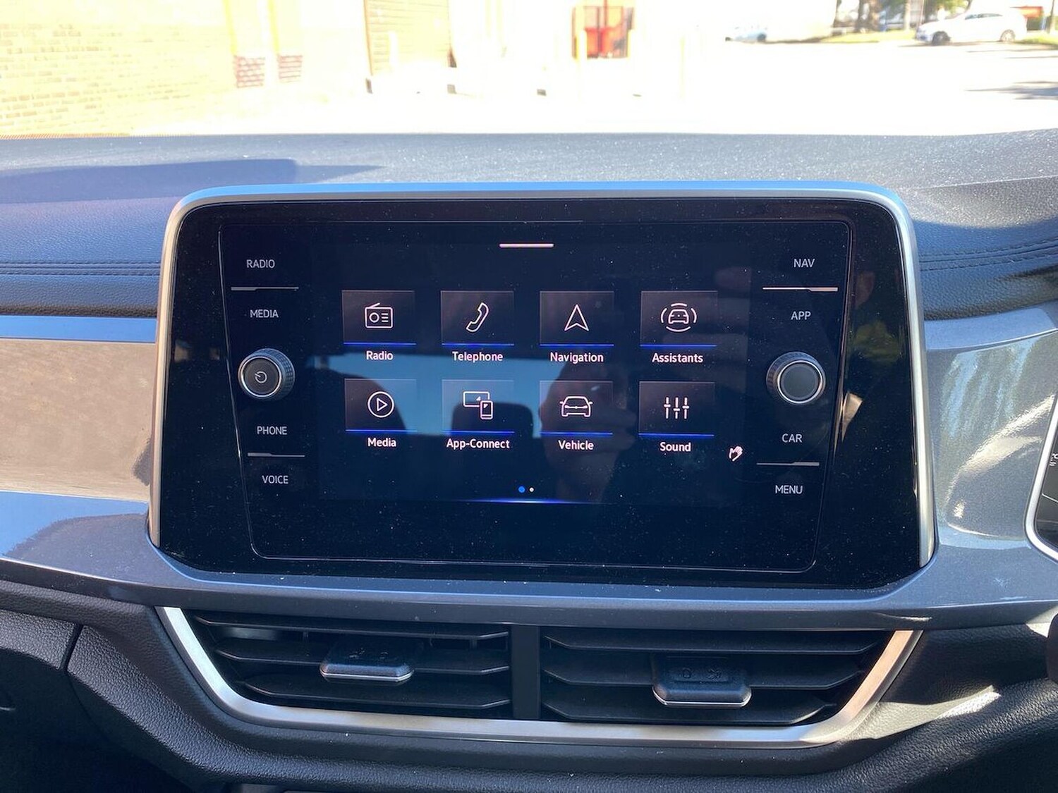 Used Volkswagen T-Roc 2024 for sale - 76030345: Photo 25