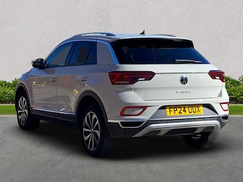 Used Volkswagen T-Roc 2024 for sale - 76030345: Photo 2