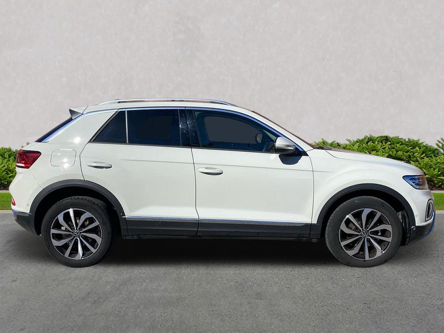 Used Volkswagen T-Roc 2024 for sale - 76030345: Photo 3