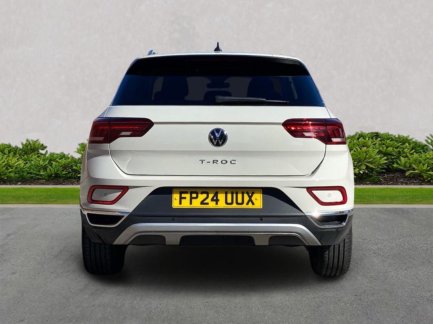 Used Volkswagen T-Roc 2024 for sale - 76030345: Photo 4