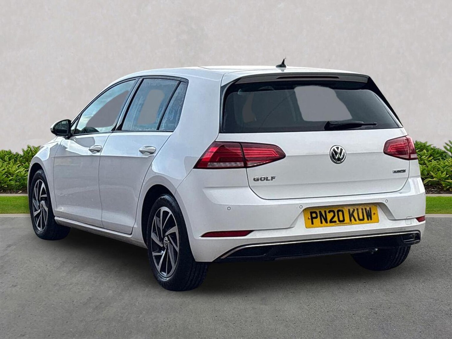 Used Volkswagen Golf 2020 for sale - 76830643: Photo 2