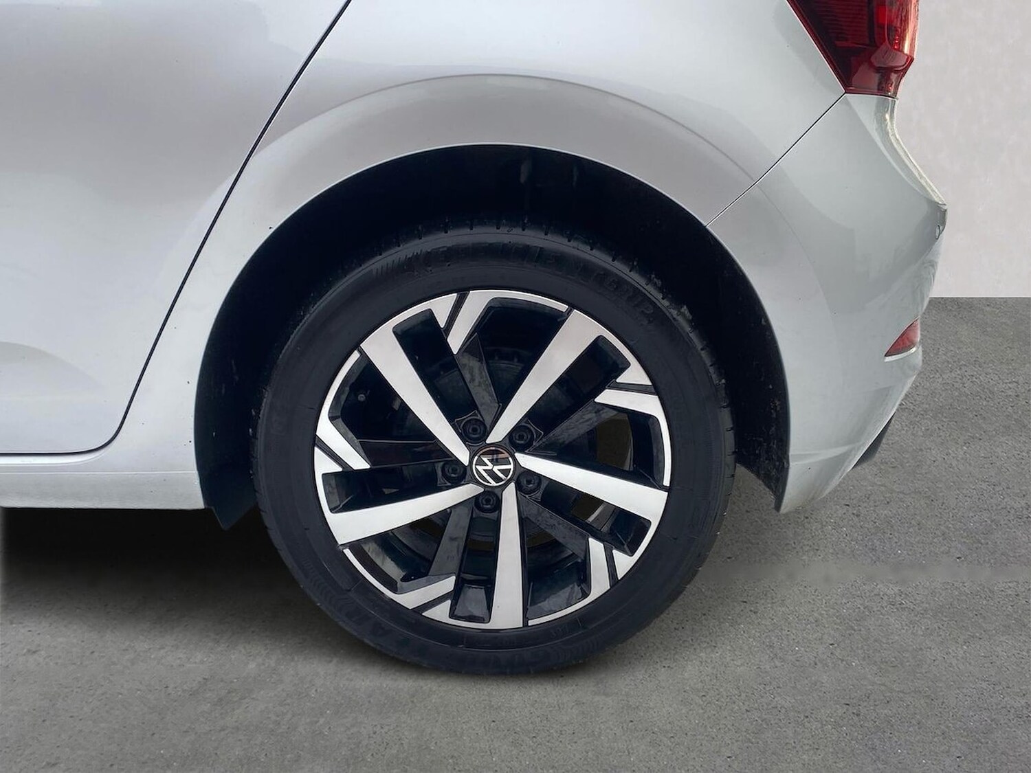 Used Volkswagen Polo 2024 for sale - 77488008: Photo 6