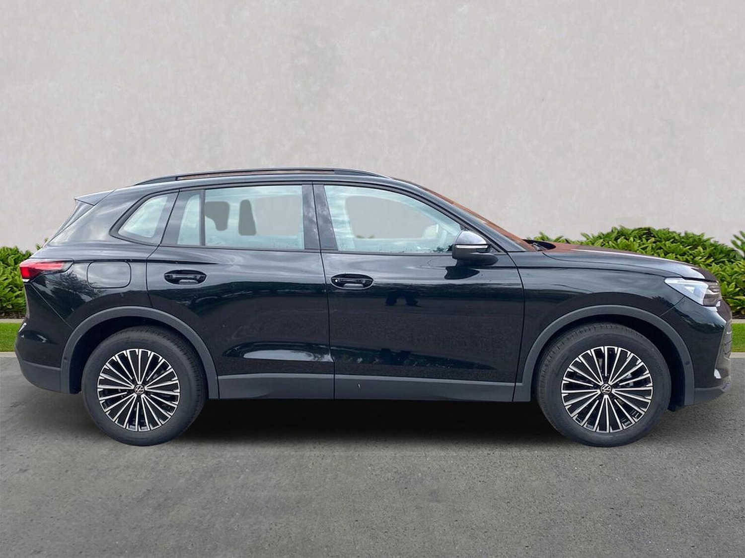 Used Volkswagen Tiguan 2025 for sale - 76149701: Photo 3