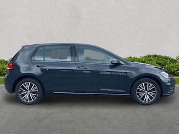 Used Volkswagen Golf 2018 for sale - 78756474: Photo