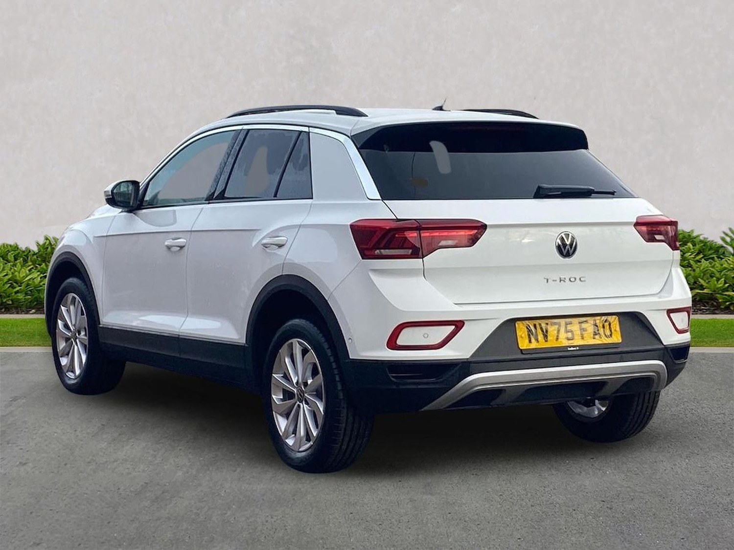 Used Volkswagen T-Roc 2025 for sale - 78195570: Photo 2