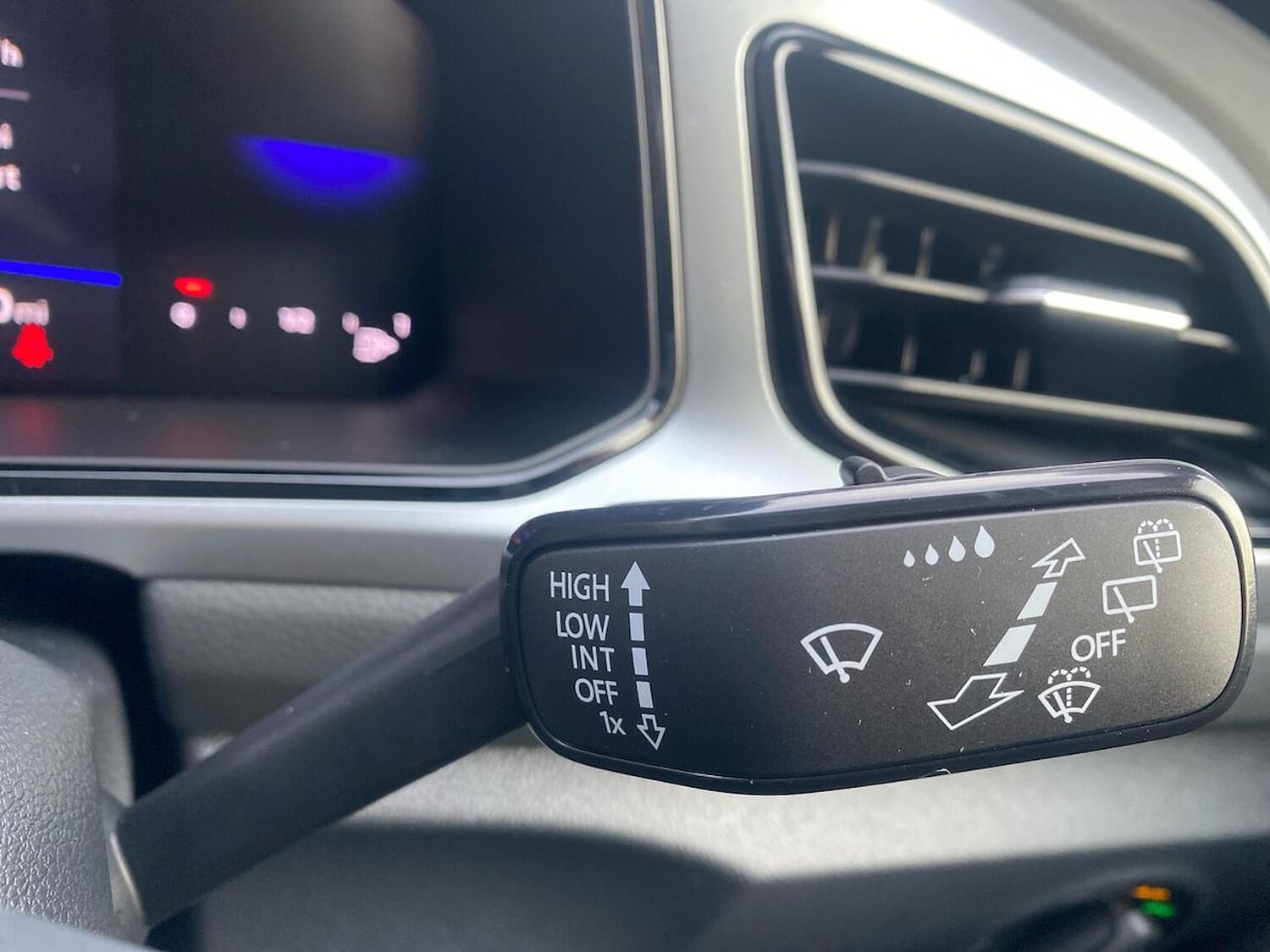 Used Volkswagen T-Roc 2025 for sale - 78195570: Photo 27