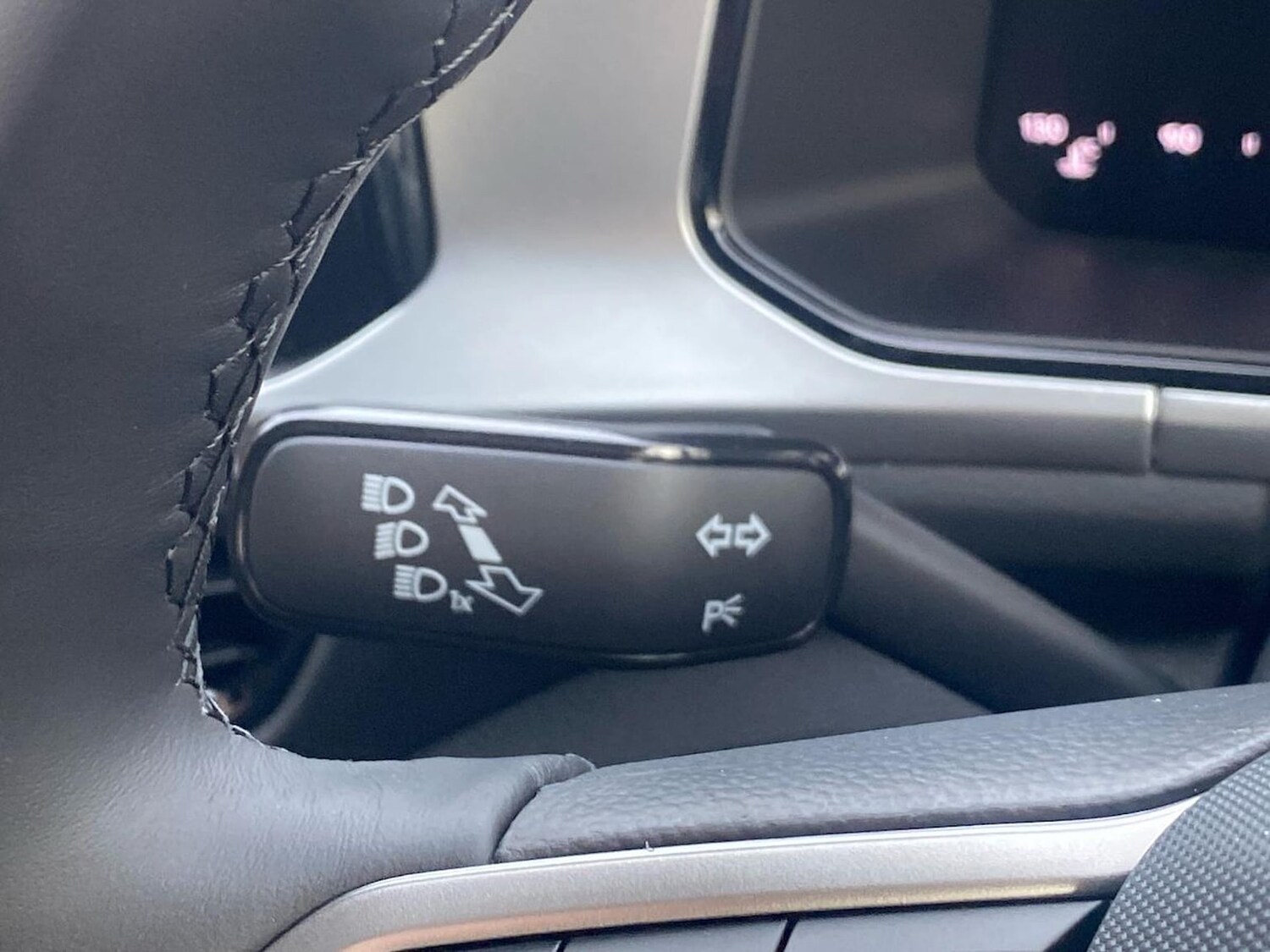 Used Volkswagen T-Roc 2025 for sale - 78195570: Photo 28