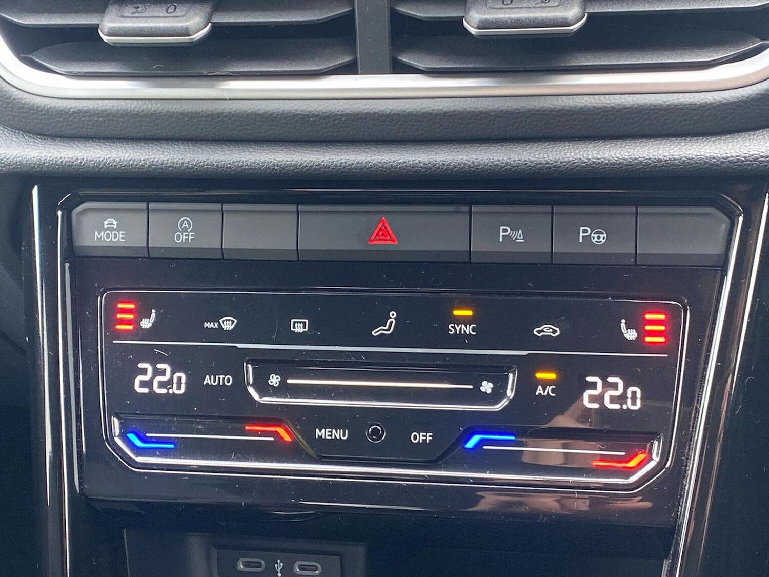 Used Volkswagen T-Roc 2025 for sale - 78070633: Photo 12