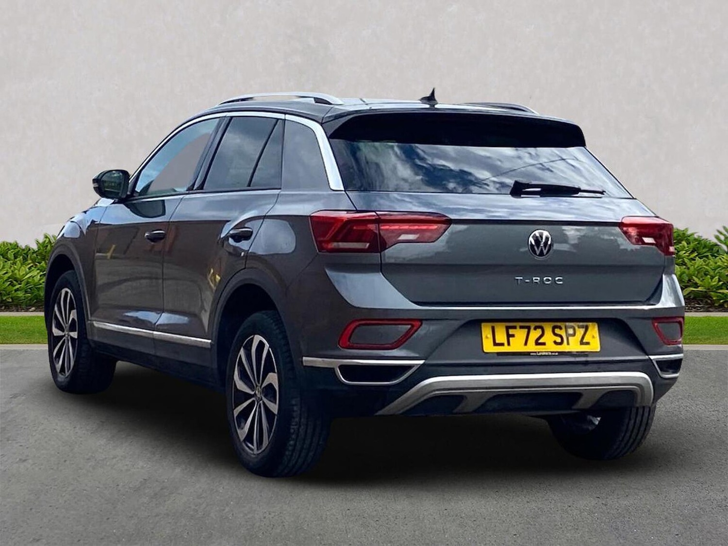 Used Volkswagen T-Roc 2022 for sale - 76149703: Photo 2