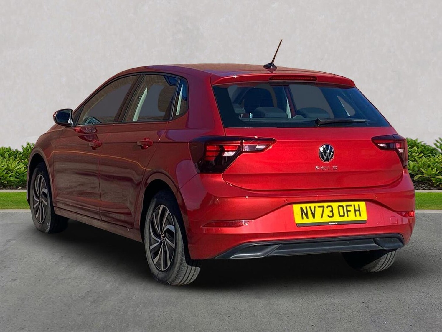 Used Volkswagen Polo 2024 for sale - 76102485: Photo 2